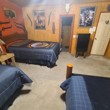 Buffalo Girls Hotel Кантън Екстериор снимка
