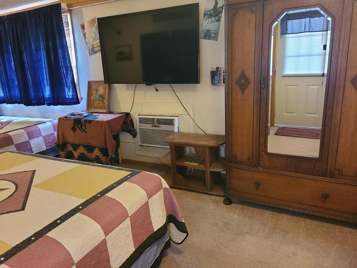 Buffalo Girls Hotel Кантън Екстериор снимка