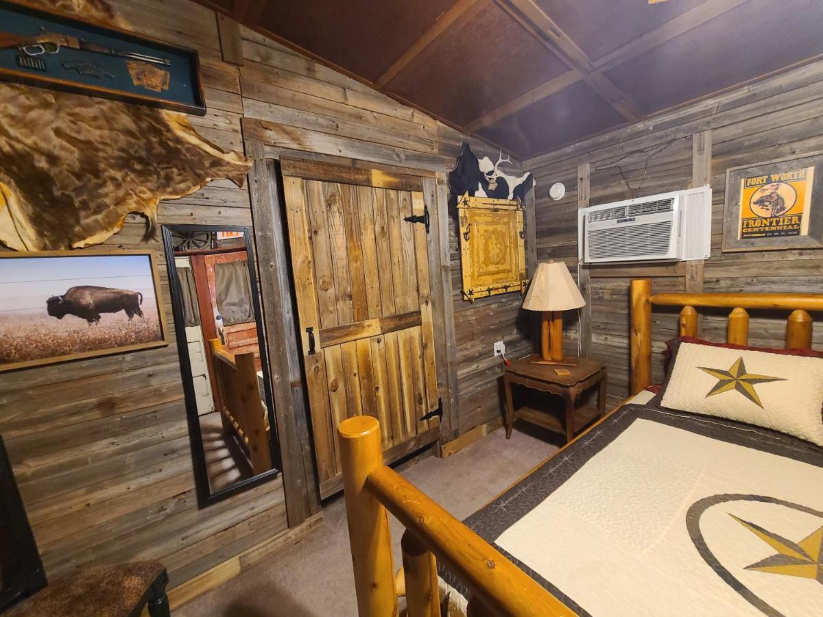 Buffalo Girls Hotel Кантън Екстериор снимка