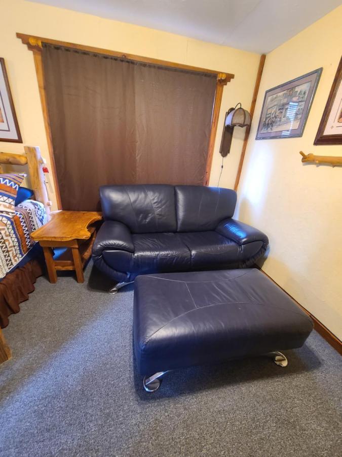 Buffalo Girls Hotel Кантън Екстериор снимка