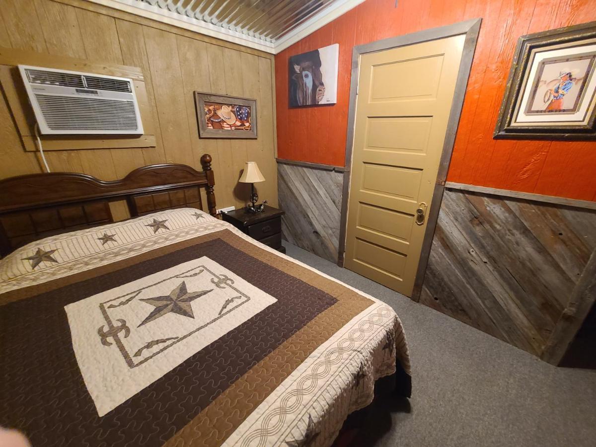 Buffalo Girls Hotel Кантън Екстериор снимка