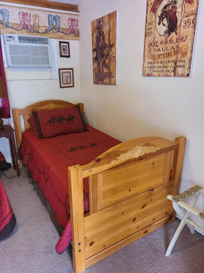 Buffalo Girls Hotel Кантън Екстериор снимка