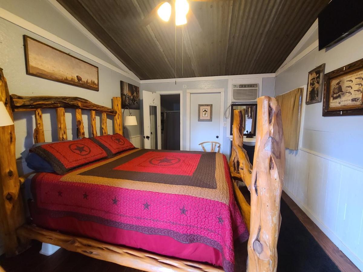Buffalo Girls Hotel Кантън Екстериор снимка