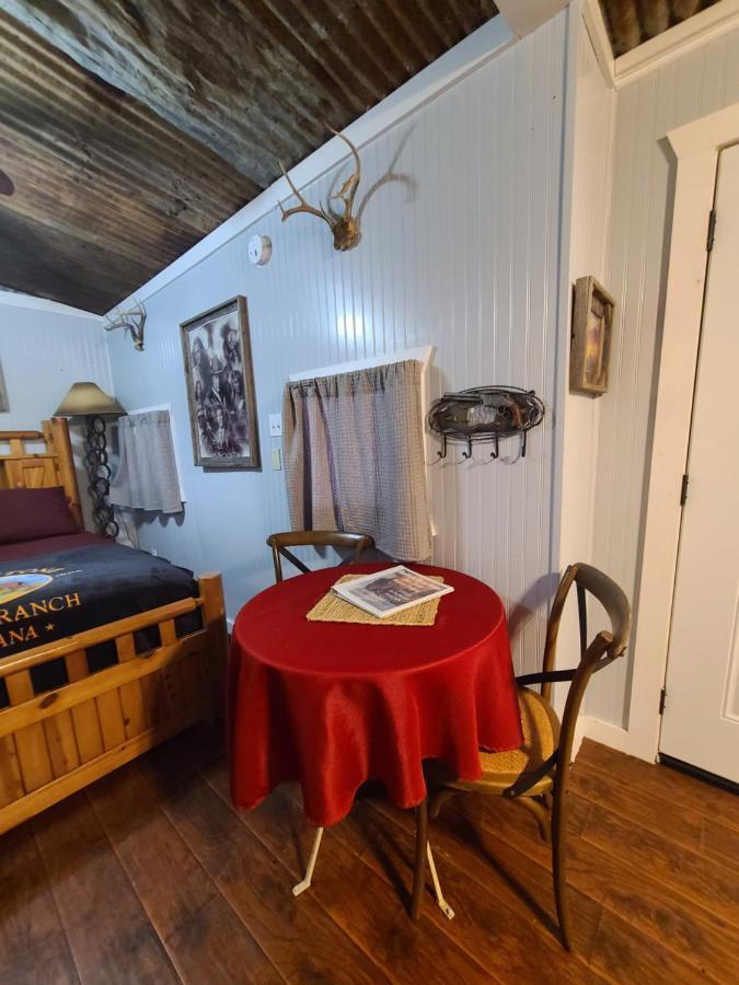 Buffalo Girls Hotel Кантън Екстериор снимка