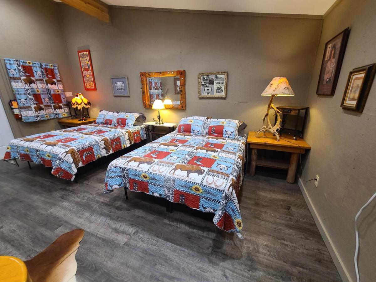 Buffalo Girls Hotel Кантън Екстериор снимка