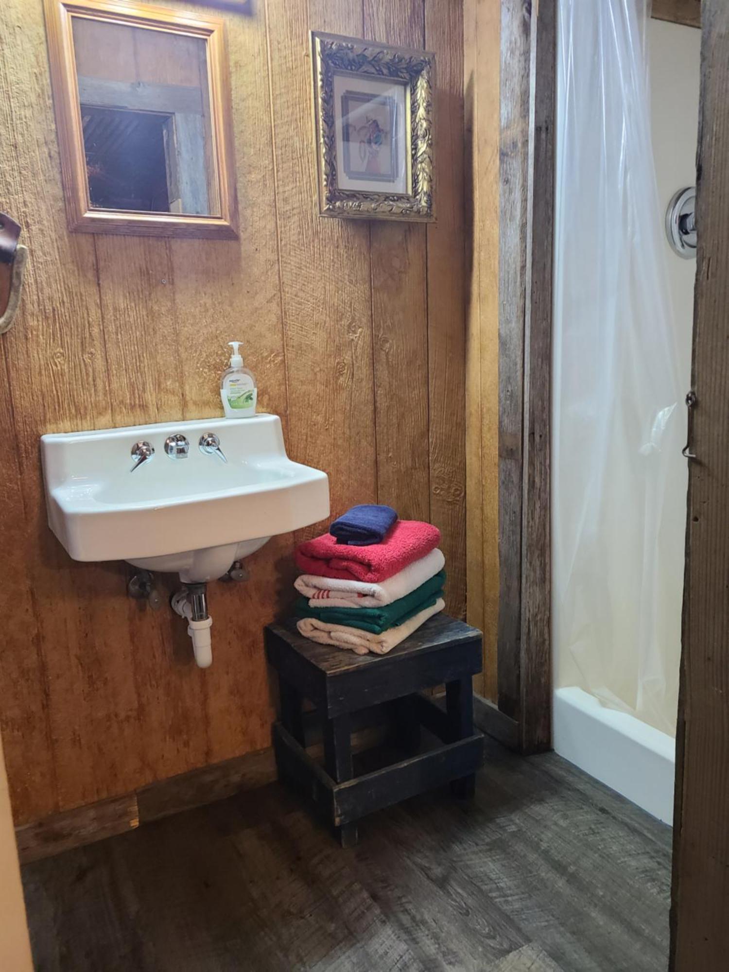 Buffalo Girls Hotel Кантън Екстериор снимка