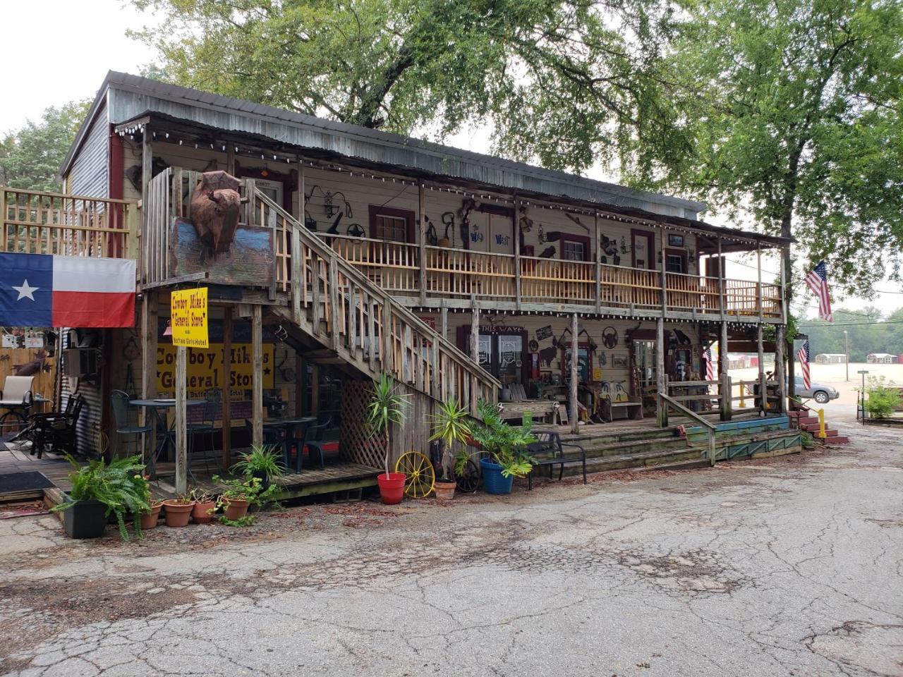 Buffalo Girls Hotel Кантън Екстериор снимка